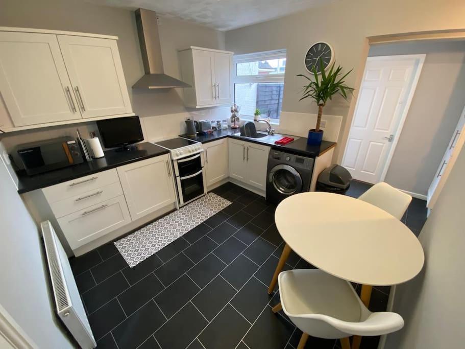 Вилла Seaside 2 Bed Townhouse, Near Cleethorpes Station Экстерьер фото